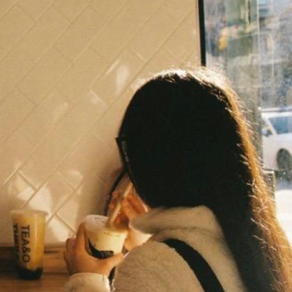 Meet your Posher, Jeanette - Picture 1 of 1